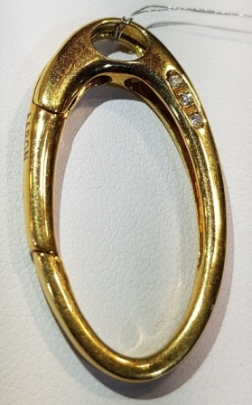 CL222 18K Y/G OVAL LOBSTER CLAPS W/DIAS & SILK CORD