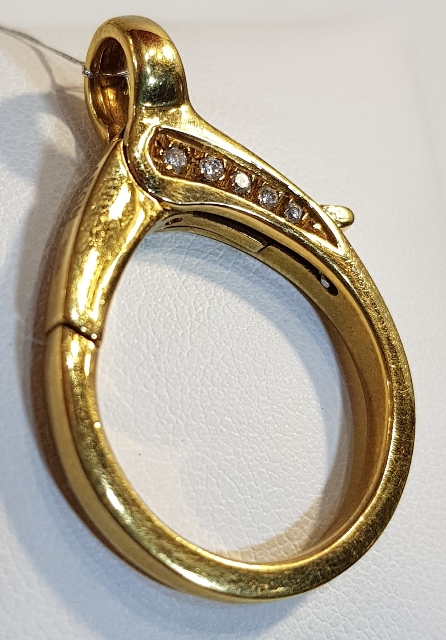 CL223 18K Y/G WIDE OVAL CLASP 5 DIA ON BOTH SIDES