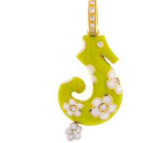 SH220GW 18K LARGE SEAHORSE  GREEN ENAMEL W/WHITE FLOWERS DIA FLOWER