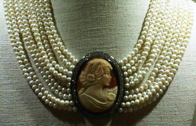 AMEPA017 A2/Fresh water Pearls Necklace in Black Bronze WITH 45mm CORNELIAN CAMEO