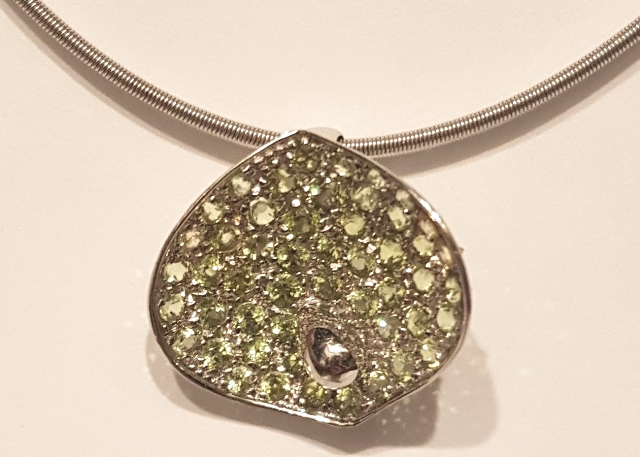 GC10181PEG PETALI NECKLACE