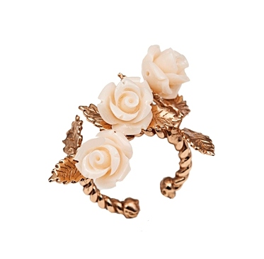 A-1101-5-12 One finger bronze ring with white resin roses