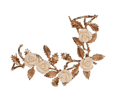 A-1101-6-12 Bronze 9.40gr  (Thumb-forefinger bronze ring with white resin roses)