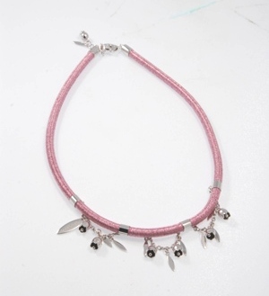 AF238GCS3  NECKLACE COLOURED IN SILVER