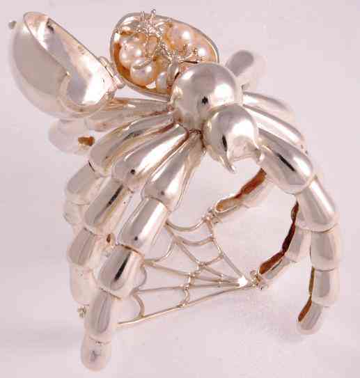 20065.B 09  Black window bracelet gold 1.00gr, silver, pearls