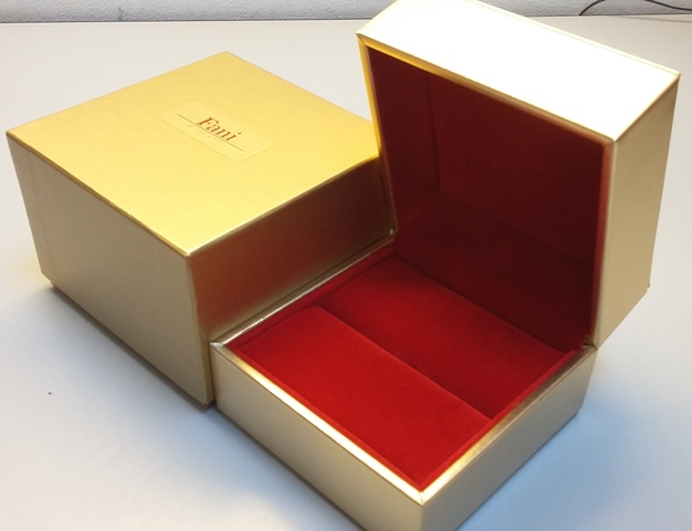 FANI  Коробка  золотая  кольцо 15*15*11см