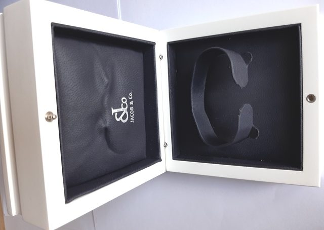 JACOB & CO  Коробка (браслет) белая  10,5 * 10,5см