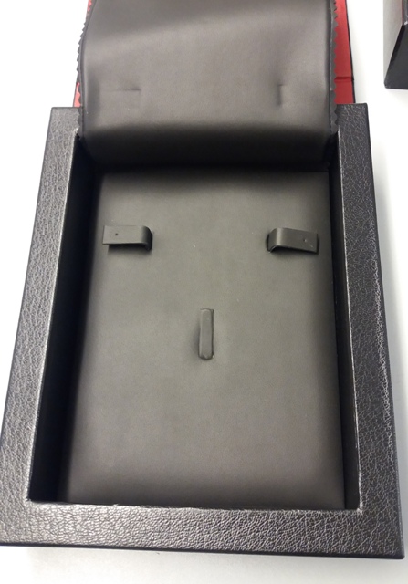 Prologue  Коробка маленькая черная (серьги-кольцо) 25,5*20,5*6