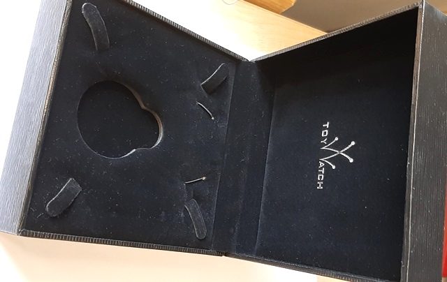 TOYWATCH  Коробка  под колье-часы