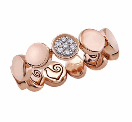 43120 Paillettes thin band ring in 18Kt pink gold and one paillette in pavé brilliant-cut diamonds.