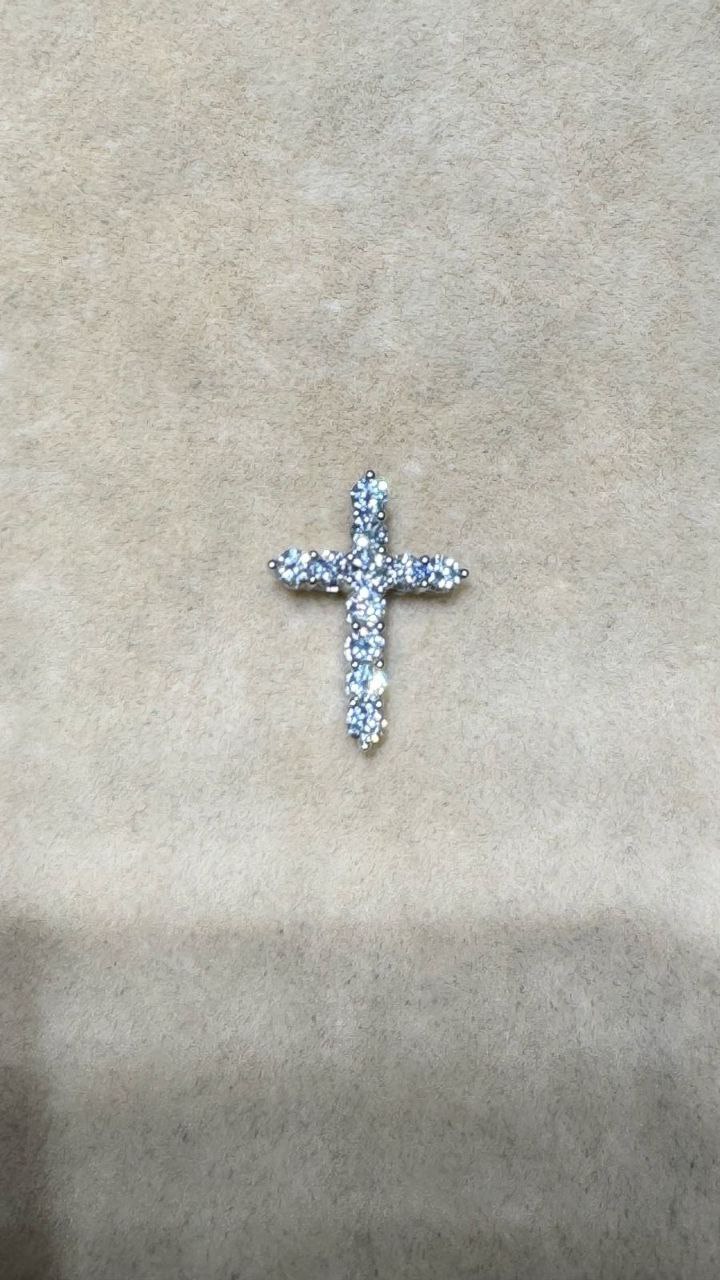 C247171 RD11 0,55ct F/VVS1 18K gold Diamond Cross Pendant